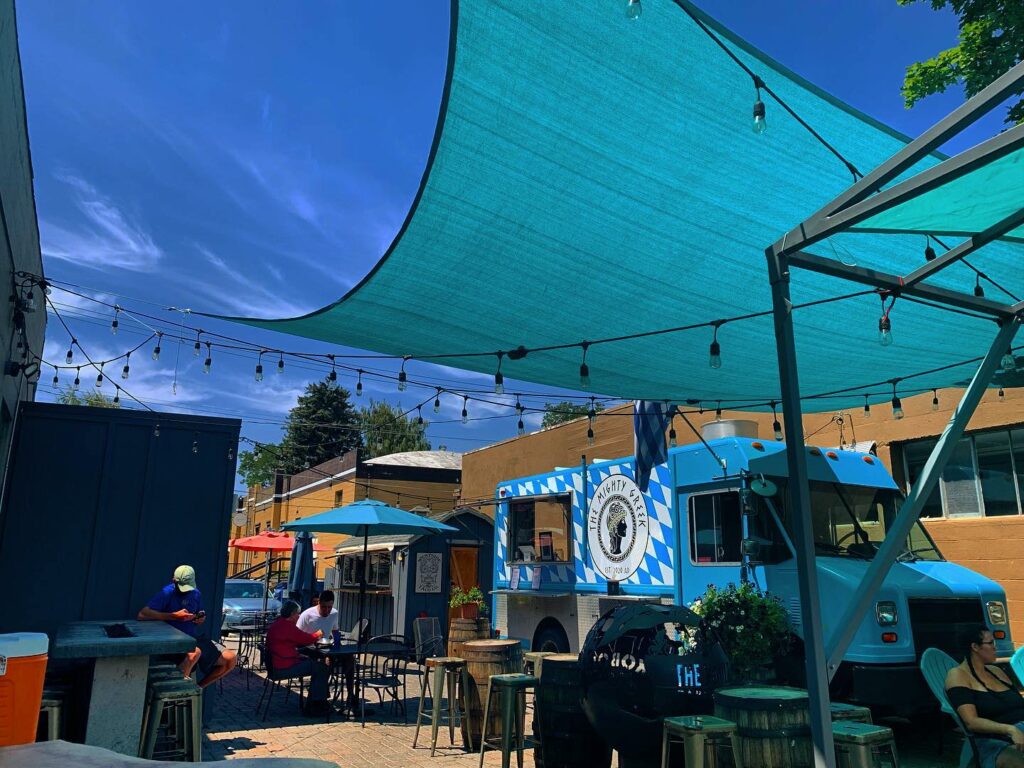 outdoor food carts and beer is a perfect combination