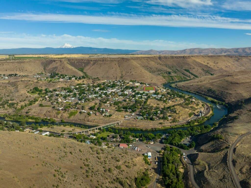 Landscape shot of Maupin, Oregon