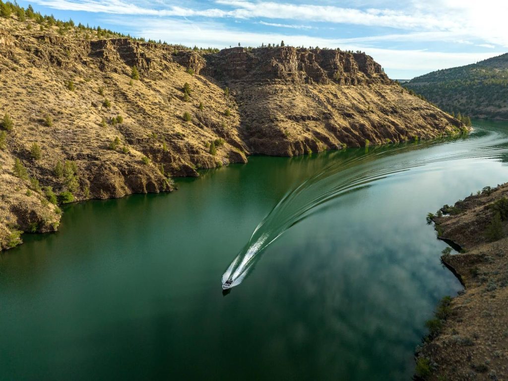 Motorboat on Lake Billy Chinook near Madras, Oregon