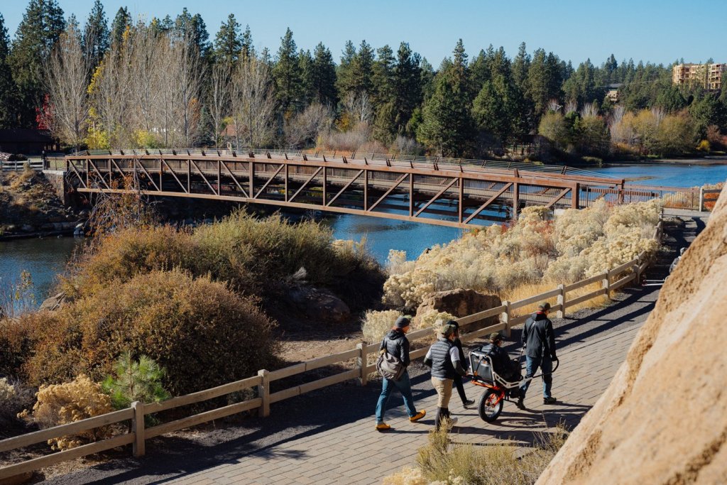 Group hiking the Deschutes River Trail near Bend, Oregon