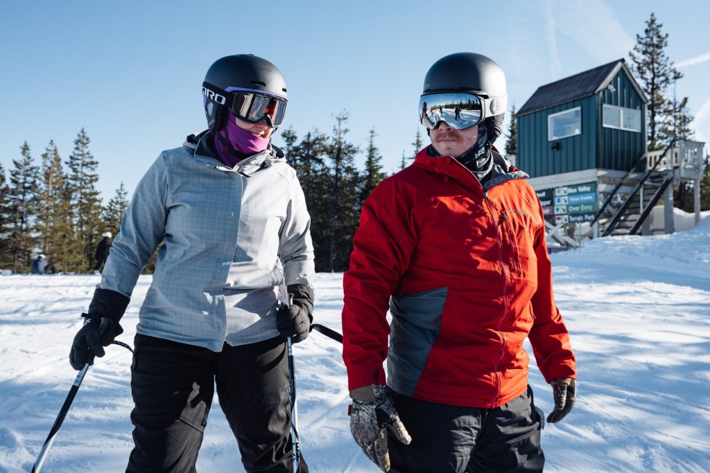 Skiers at Hoodoo Ski Area near Sisters, Oregon